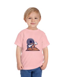 Zombie coming out of the ground in front of a tombstone on a shirt in the color Pink - Memento Mary