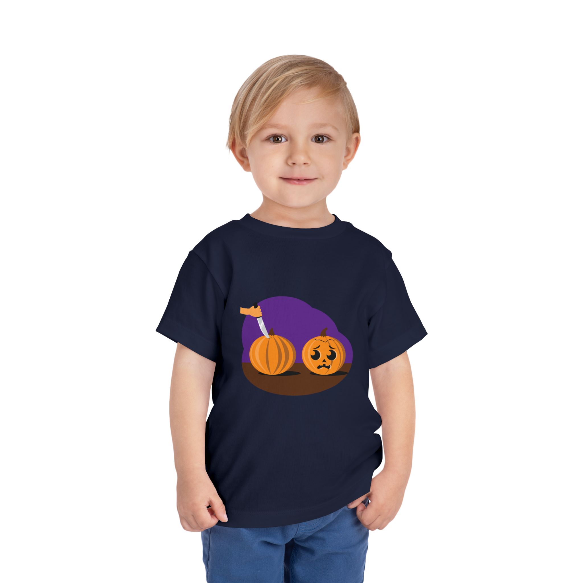 Scared pumpkin on a shirt in the color Navy - Memento Mary