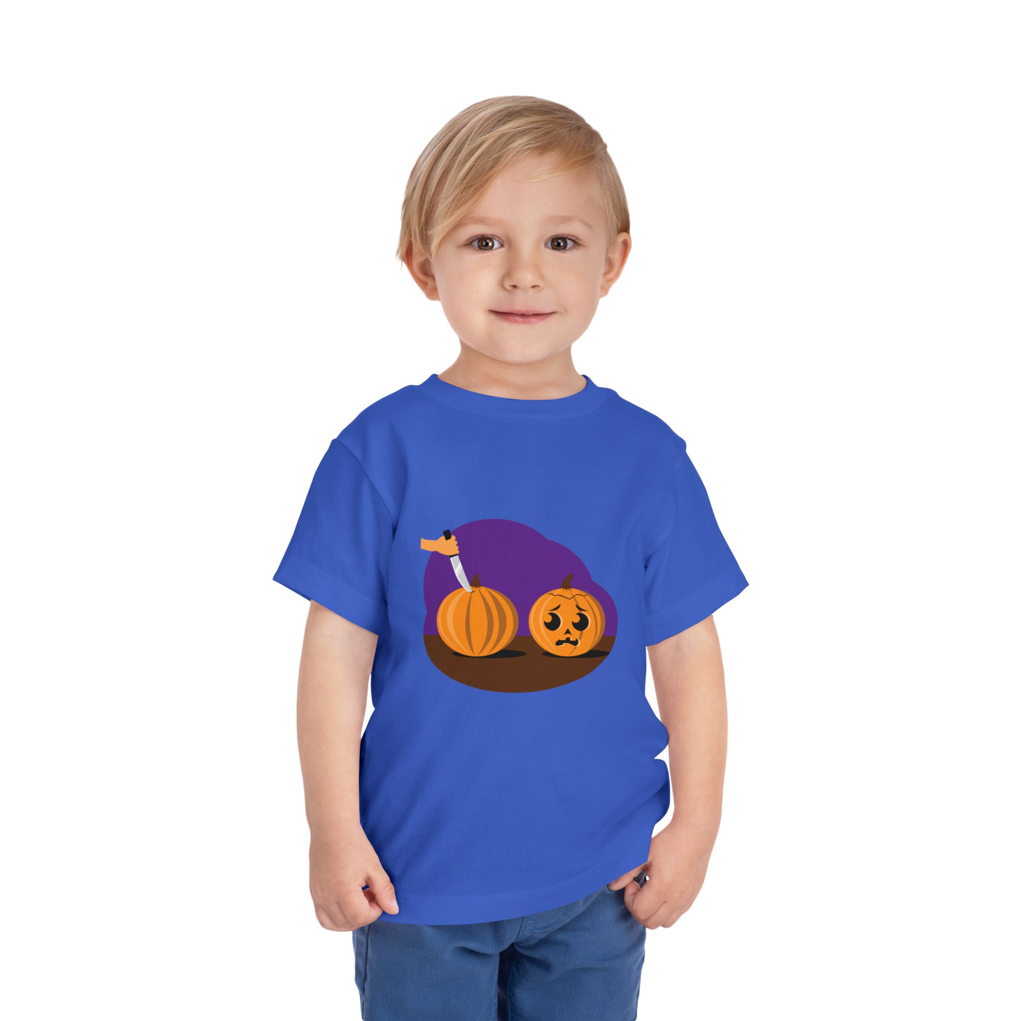 Scared pumpkin on a shirt in the color Royal - Memento Mary