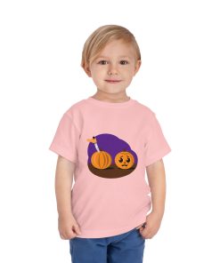 Scared pumpkin on a shirt in the color Pink - Memento Mary