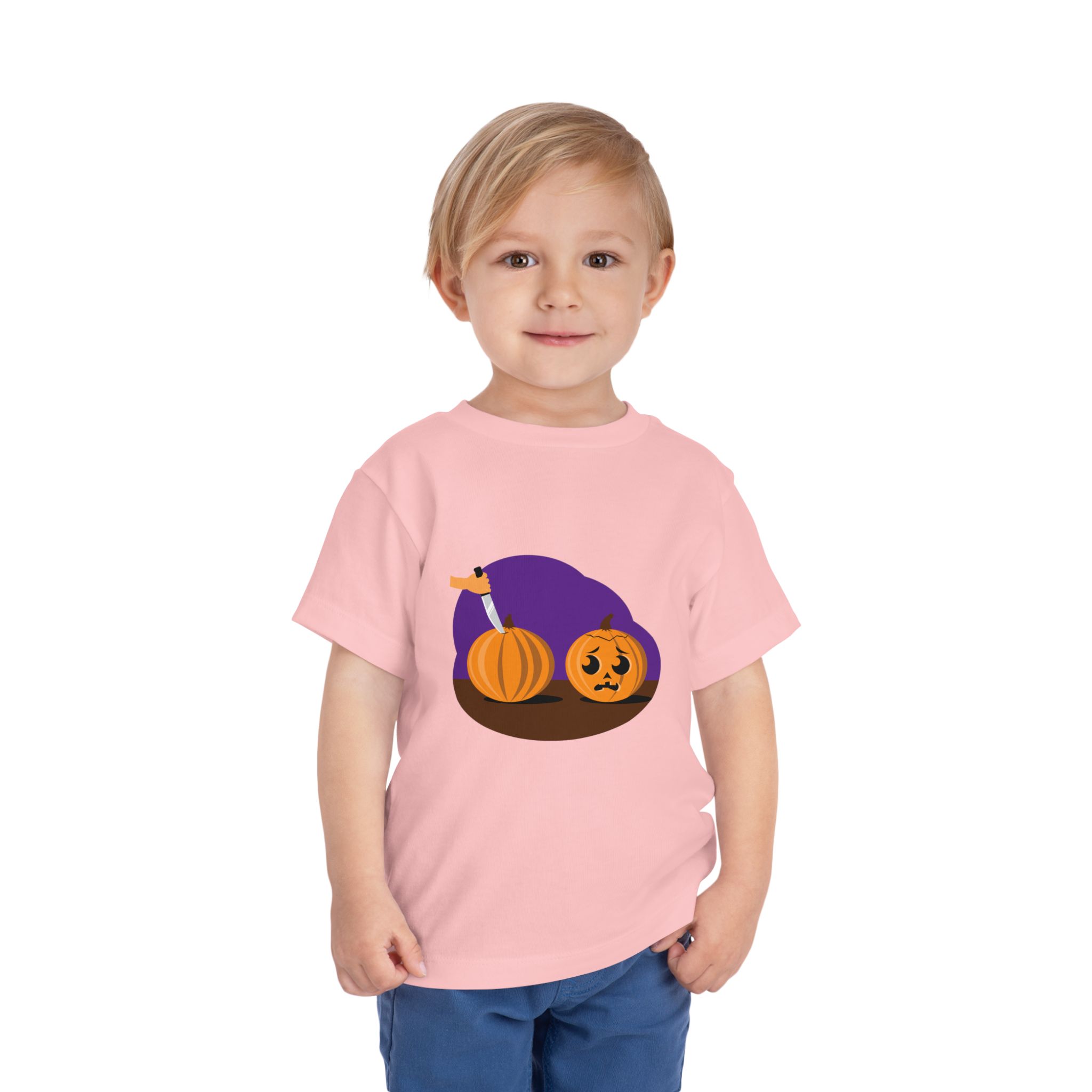 Scared pumpkin on a shirt in the color Pink - Memento Mary